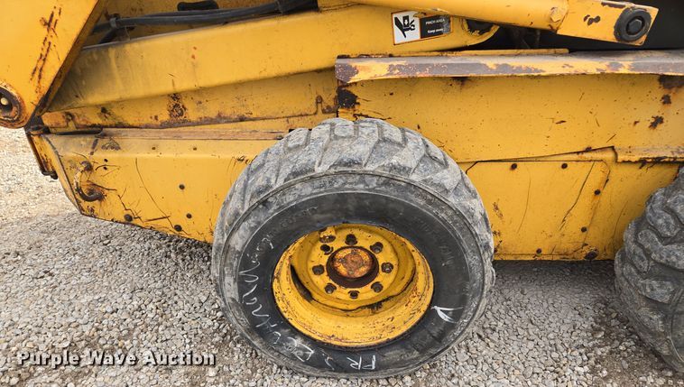 image for item EQ3598 1997 John Deere  8875 skid steer loader