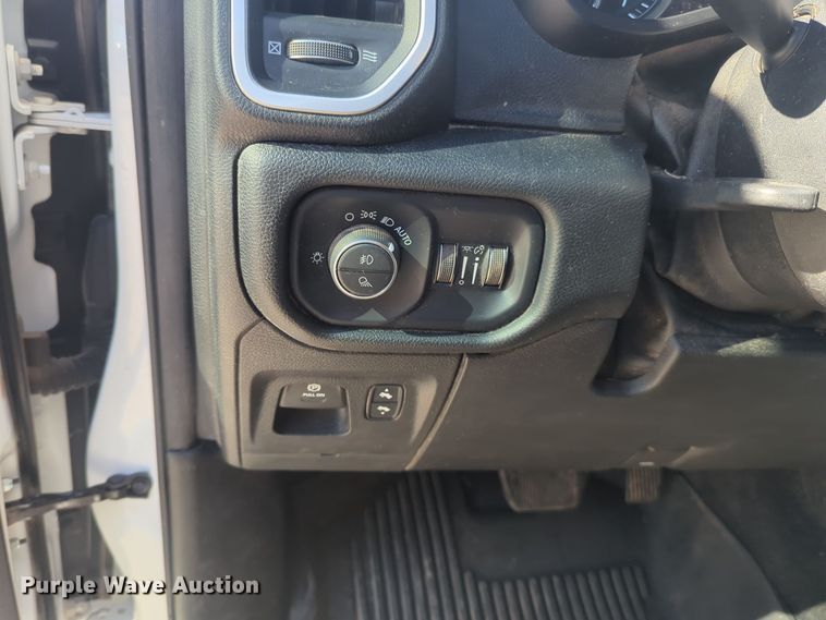 image for item ER4542 2019 Dodge Ram 1500 Crew Cab pickup truck