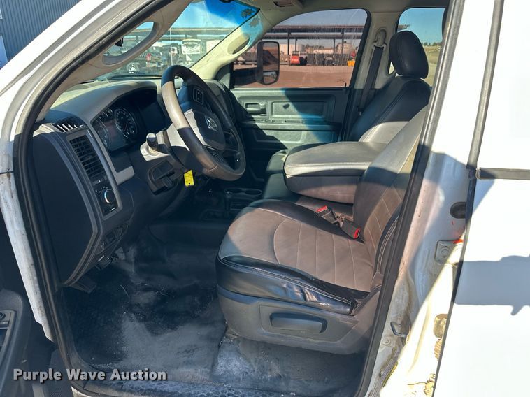 image for item ER8315 2012 Dodge Ram 5500HD Crew Cab flatbed truck