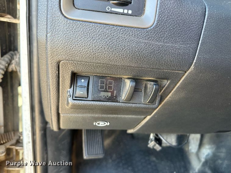 image for item ER8315 2012 Dodge Ram 5500HD Crew Cab flatbed truck