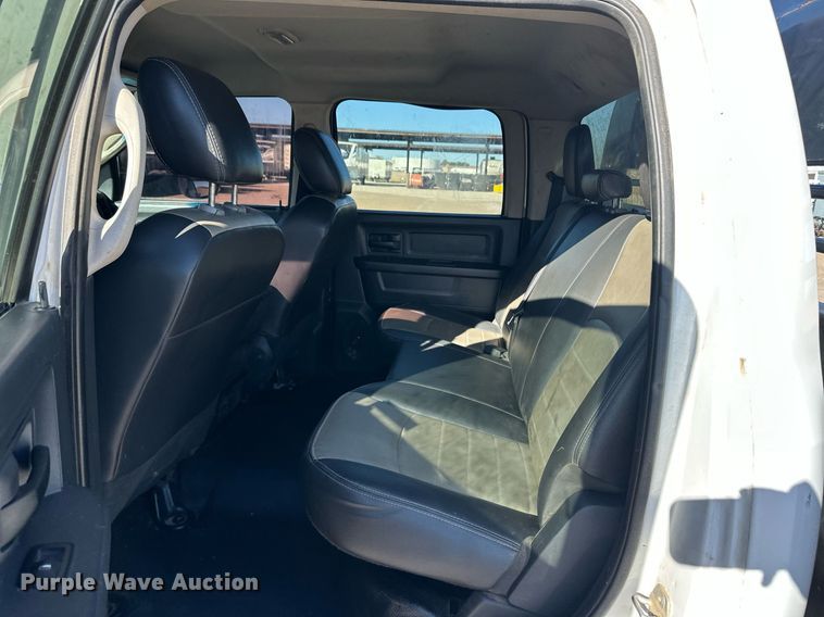 image for item ER8315 2012 Dodge Ram 5500HD Crew Cab flatbed truck