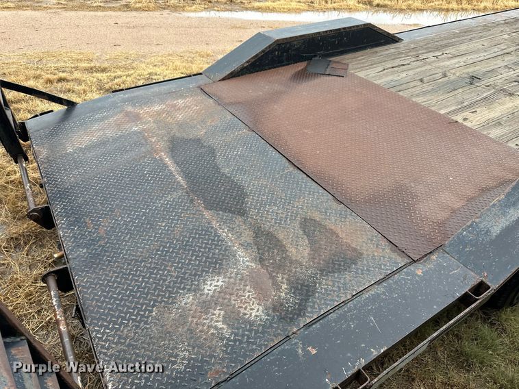 image for item ER8325 2006 Titan equipment trailer