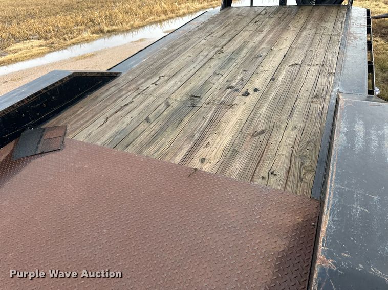 image for item ER8325 2006 Titan equipment trailer