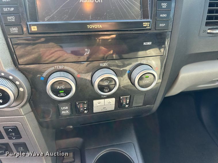 image for item ER8342 2012 Toyota Sequoia SUV