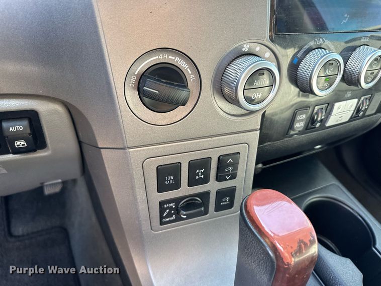 image for item ER8342 2012 Toyota Sequoia SUV