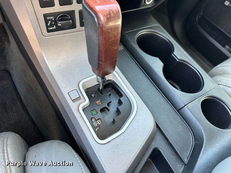 image for item ER8342 2012 Toyota Sequoia SUV