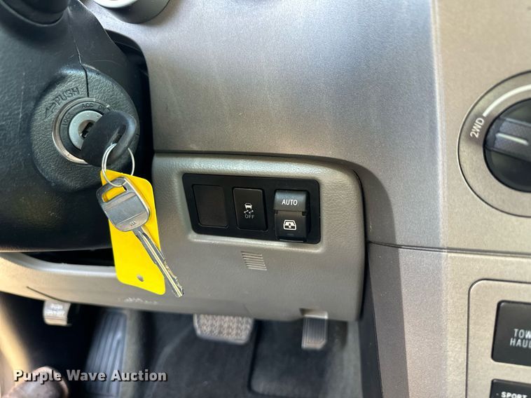 image for item ER8342 2012 Toyota Sequoia SUV