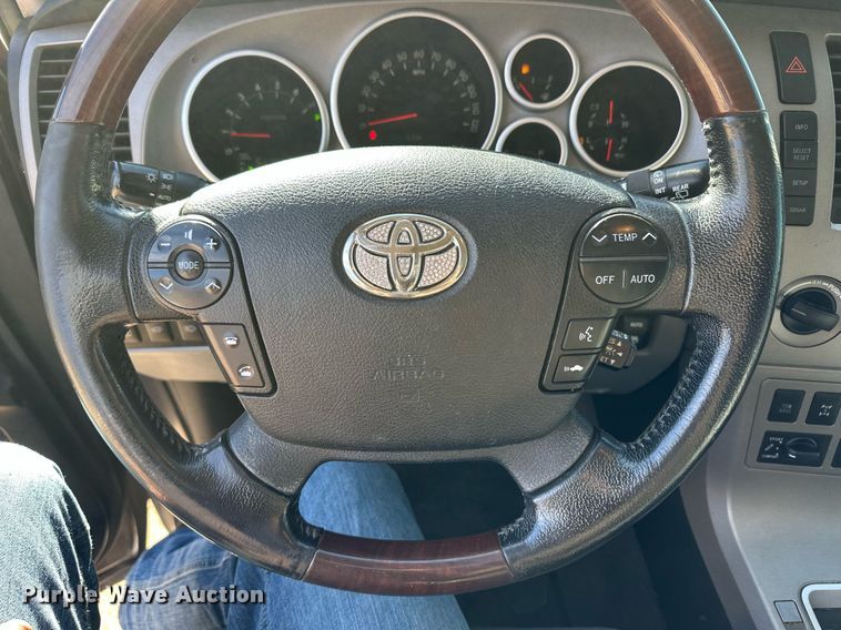 image for item ER8342 2012 Toyota Sequoia SUV