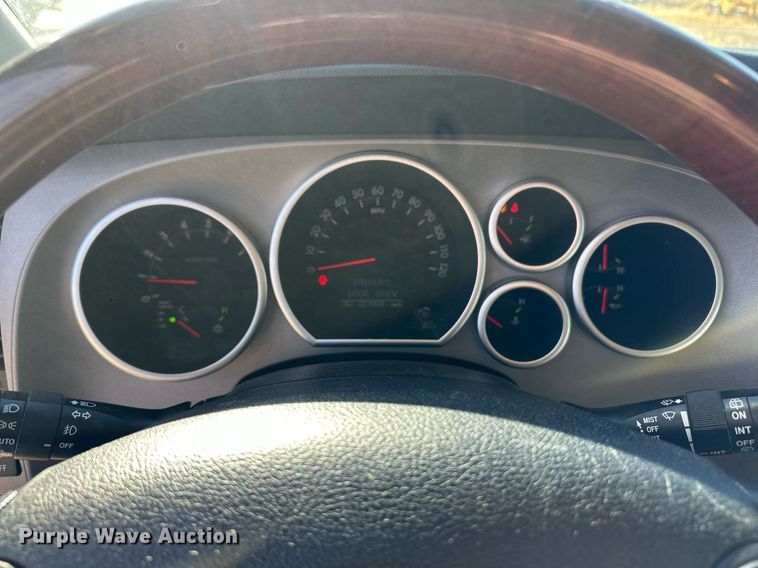 image for item ER8342 2012 Toyota Sequoia SUV