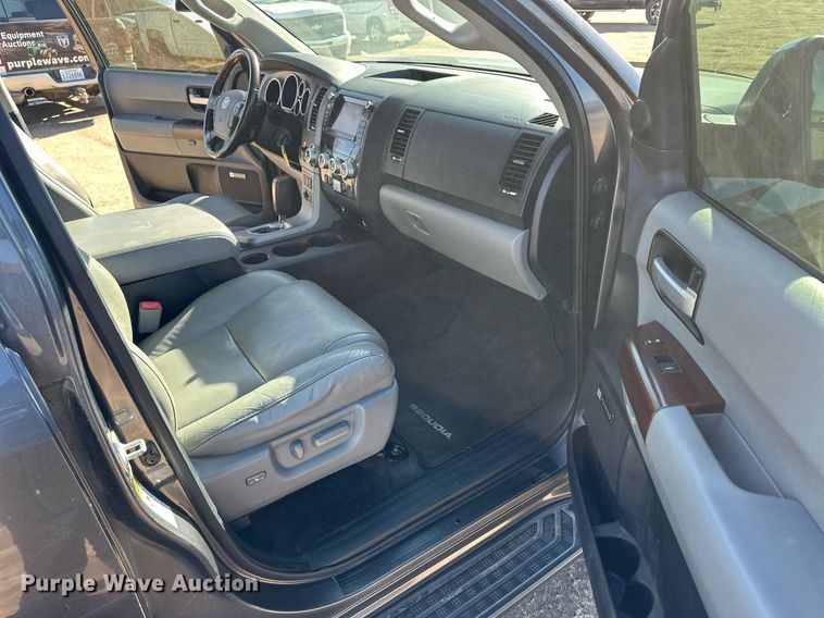 image for item ER8342 2012 Toyota Sequoia SUV