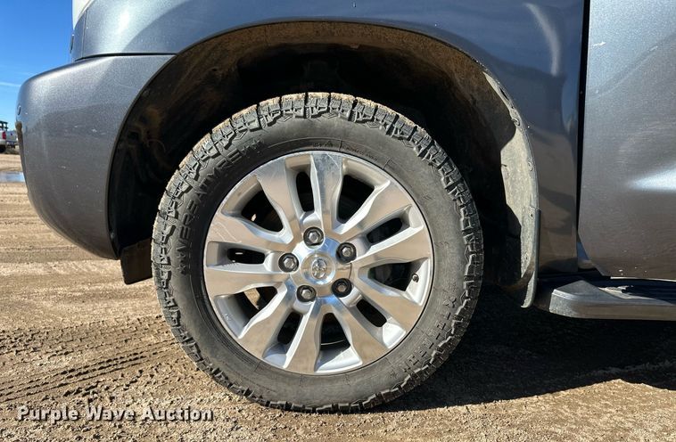 image for item ER8342 2012 Toyota Sequoia SUV