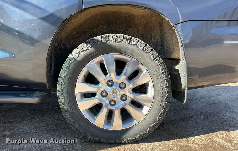 image for item ER8342 2012 Toyota Sequoia SUV