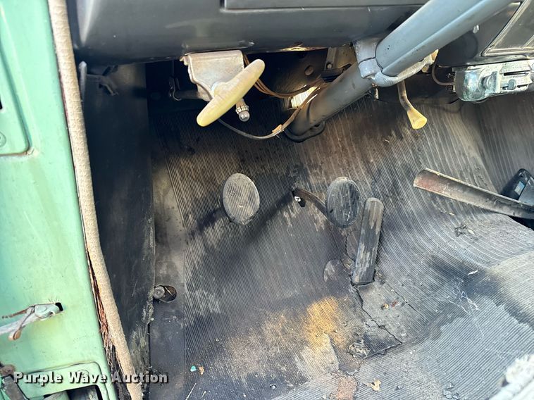 image for item MS9997 1952 Plymouth sedan