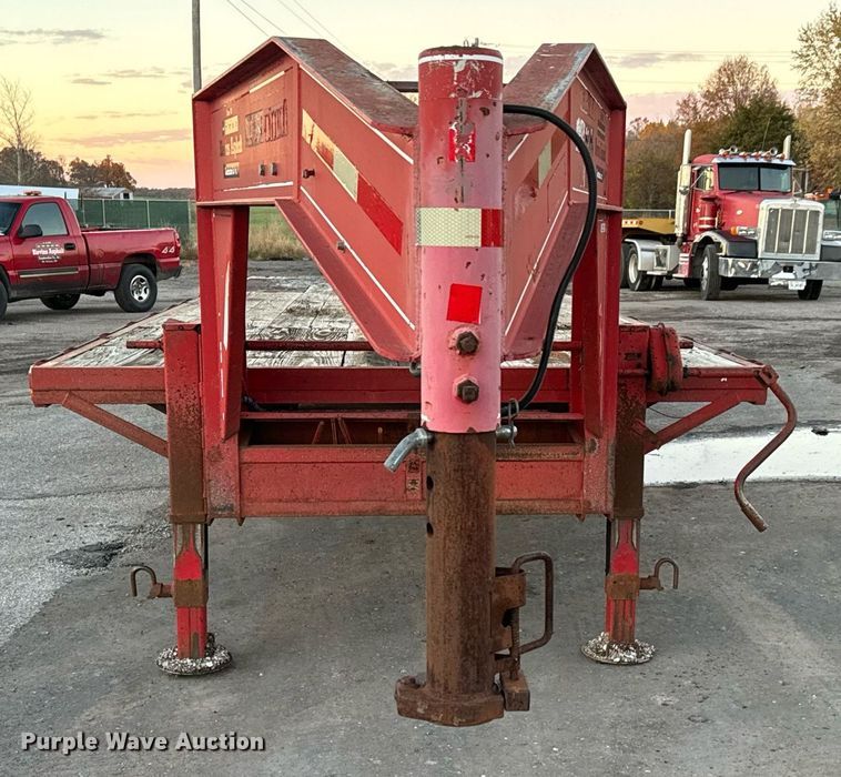 image for item MT9019 1993 Gold Star Trailers 120 equipment trailer