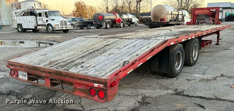 image for item MT9019 1993 Gold Star Trailers 120 equipment trailer