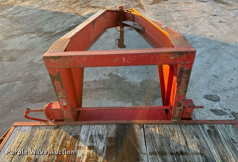 image for item MT9019 1993 Gold Star Trailers 120 equipment trailer