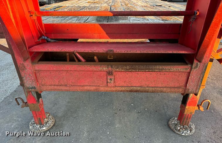 image for item MT9019 1993 Gold Star Trailers 120 equipment trailer