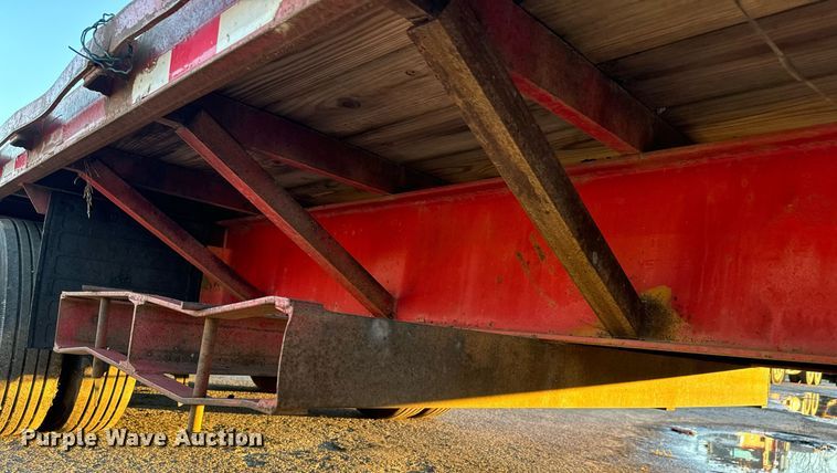 image for item MT9019 1993 Gold Star Trailers 120 equipment trailer