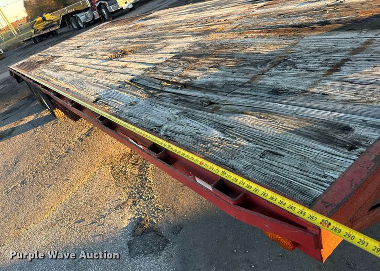 image for item MT9019 1993 Gold Star Trailers 120 equipment trailer