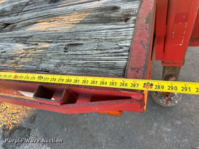 image for item MT9019 1993 Gold Star Trailers 120 equipment trailer