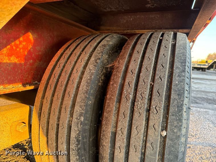 image for item MT9019 1993 Gold Star Trailers 120 equipment trailer