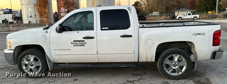 image for item MT9020 2012 Chevrolet Silverado 1500 Crew Cab pickup truck