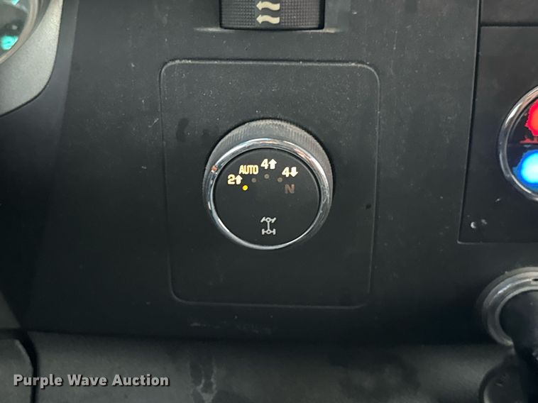 image for item MT9020 2012 Chevrolet Silverado 1500 Crew Cab pickup truck