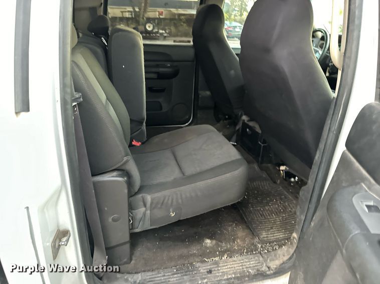 image for item MT9020 2012 Chevrolet Silverado 1500 Crew Cab pickup truck