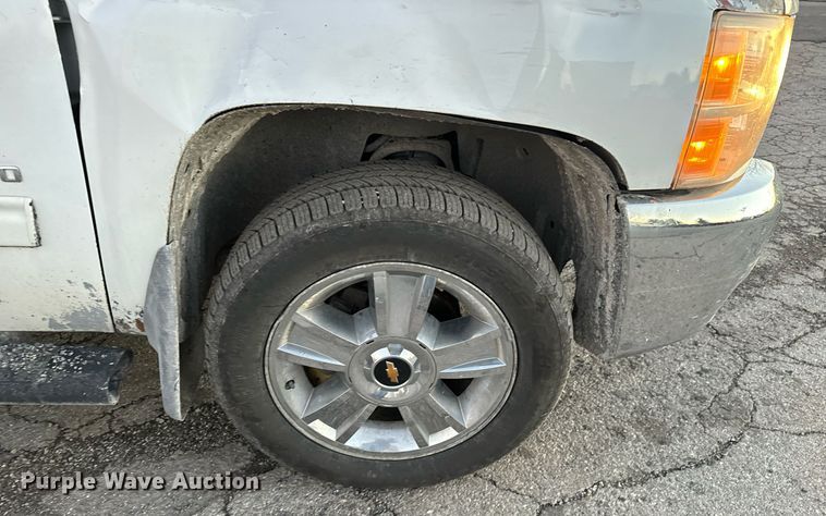 image for item MT9020 2012 Chevrolet Silverado 1500 Crew Cab pickup truck