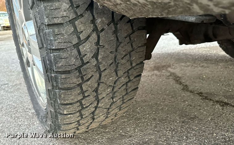 image for item MT9020 2012 Chevrolet Silverado 1500 Crew Cab pickup truck