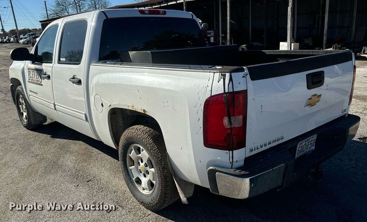 image for item MT9021 2010 Chevrolet Silverado 1500 Crew Cab pickup truck