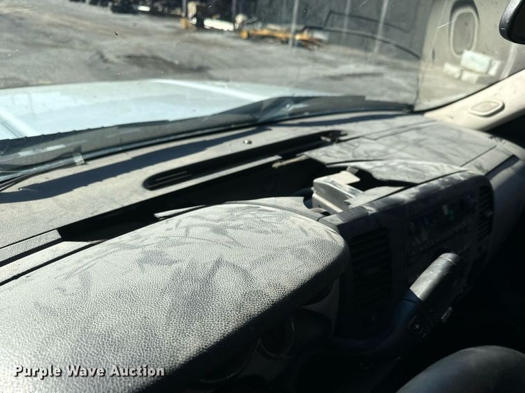 image for item MT9021 2010 Chevrolet Silverado 1500 Crew Cab pickup truck