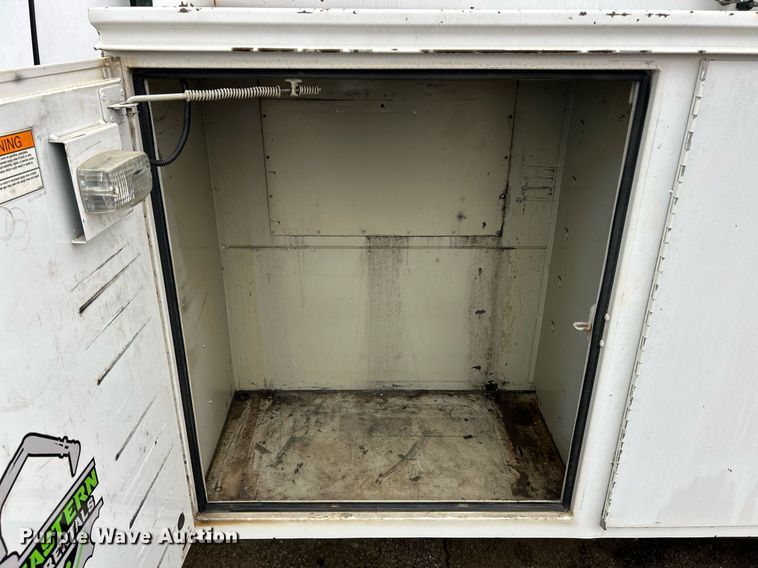 image for item NJ9563 2012 Ford F550 Super Duty XL utility / service truck