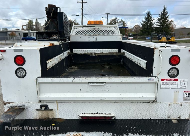 image for item NJ9563 2012 Ford F550 Super Duty XL utility / service truck