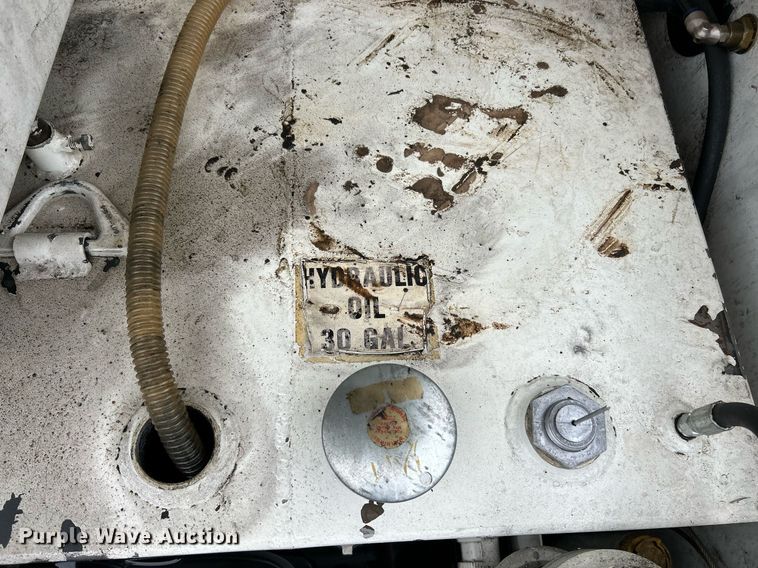 image for item NJ9563 2012 Ford F550 Super Duty XL utility / service truck