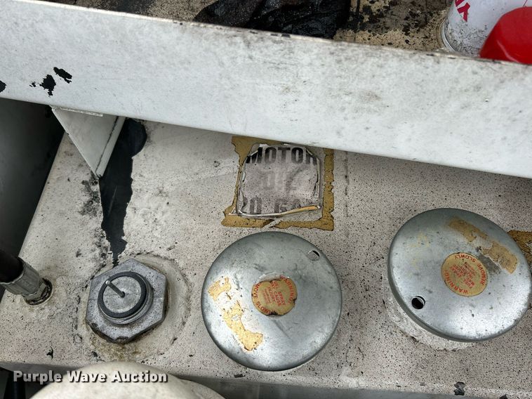 image for item NJ9563 2012 Ford F550 Super Duty XL utility / service truck