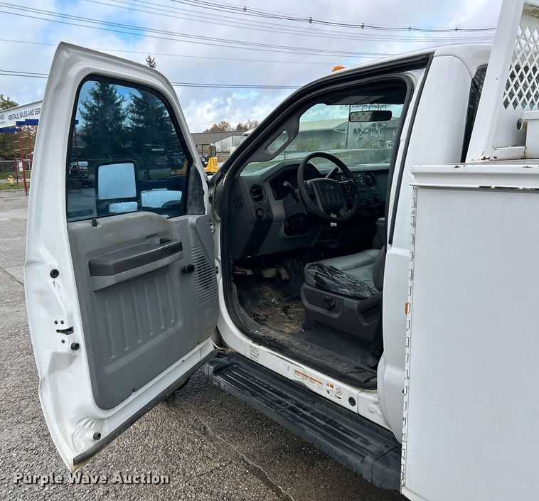 image for item NJ9563 2012 Ford F550 Super Duty XL utility / service truck