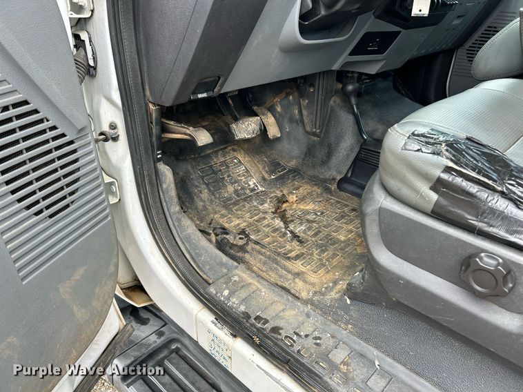 image for item NJ9563 2012 Ford F550 Super Duty XL utility / service truck