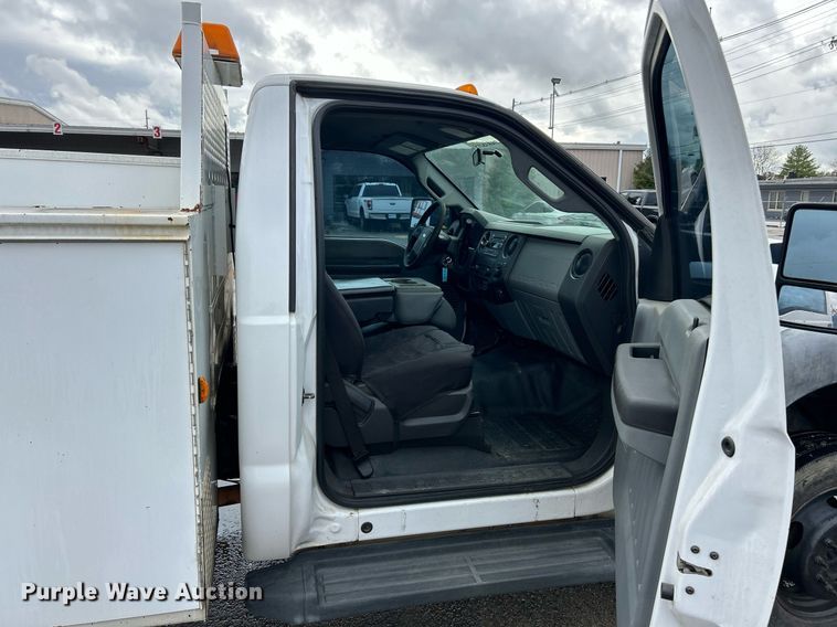 image for item NJ9563 2012 Ford F550 Super Duty XL utility / service truck