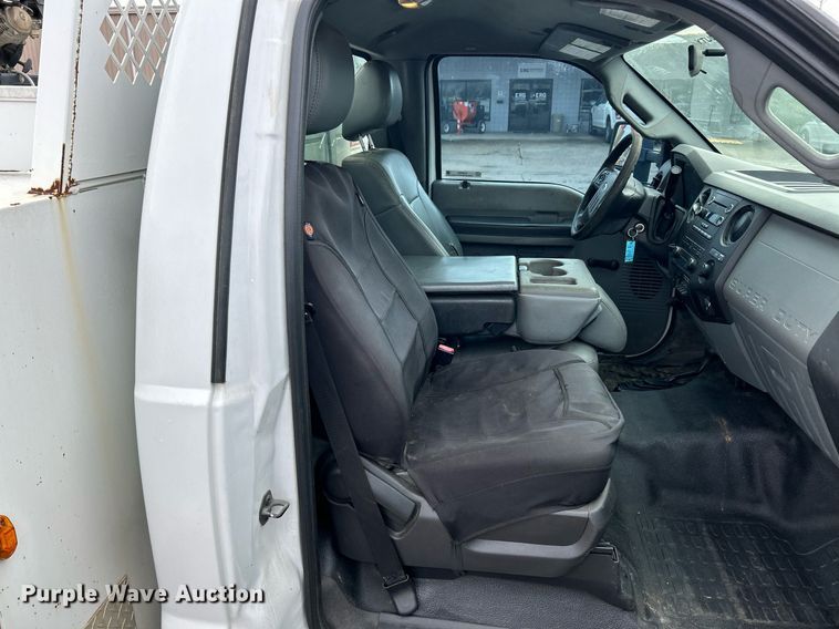 image for item NJ9563 2012 Ford F550 Super Duty XL utility / service truck