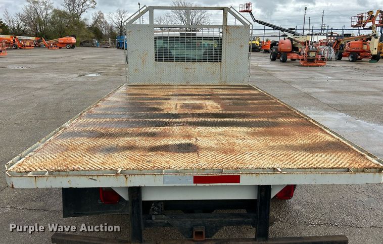image for item NJ9564 1999 Ford F450 Super Duty XL flatbed truck