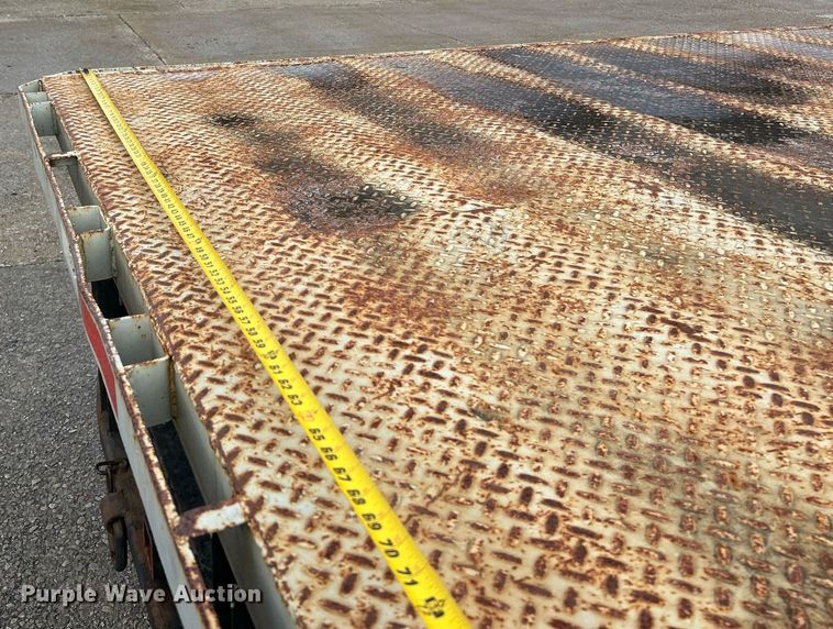 image for item NJ9564 1999 Ford F450 Super Duty XL flatbed truck