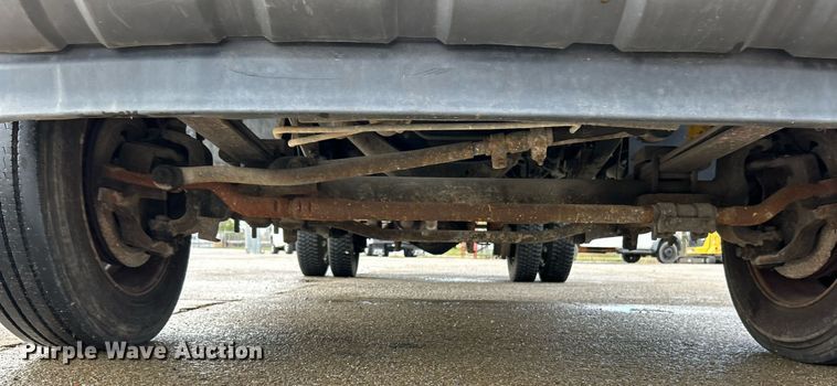 image for item NJ9564 1999 Ford F450 Super Duty XL flatbed truck