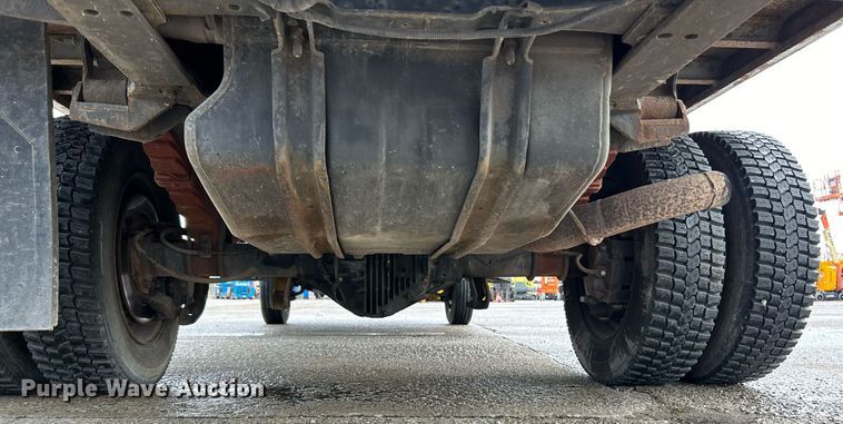 image for item NJ9564 1999 Ford F450 Super Duty XL flatbed truck