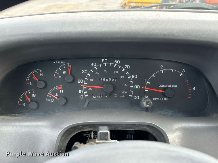 image for item NJ9564 1999 Ford F450 Super Duty XL flatbed truck