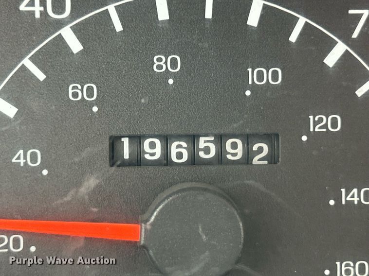 image for item NJ9564 1999 Ford F450 Super Duty XL flatbed truck