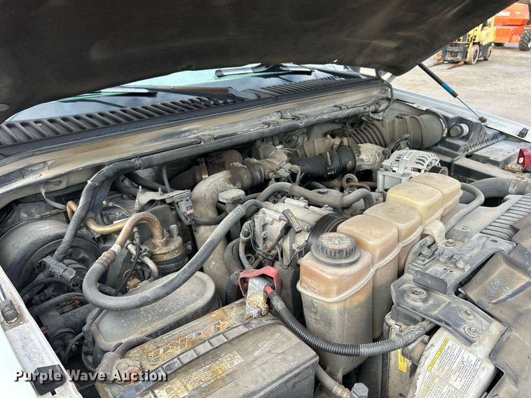 image for item NJ9564 1999 Ford F450 Super Duty XL flatbed truck