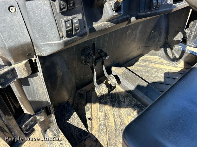 image for item NJ9575 2021 Cub Cadet Challenger M 750 EP utility vehicle