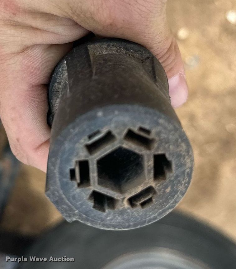 image for item NQ9068 2005 Trail King Utility trailer