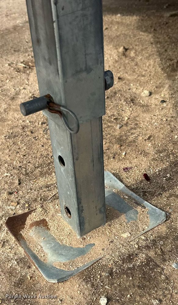 image for item NQ9068 2005 Trail King Utility trailer